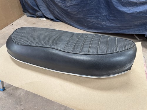 Triumph t100c seat - t100c, 1968