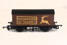 Hornby R60053 Santa Reindeer