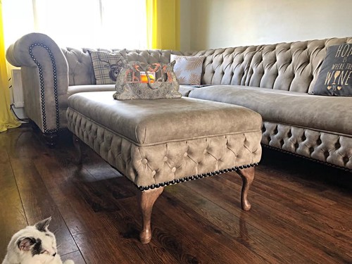 Buttoned footstool coffee