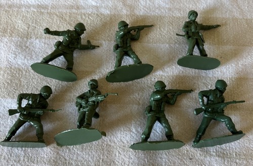 Green plastic toy soldiers - toy,