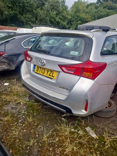 Toyota auris 2014 - toyota,