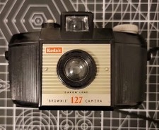 VINTAGE KODAK BROWNIE 127