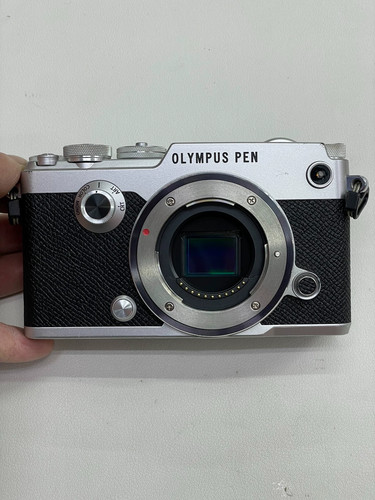 Olympus pen system silver - pen-f, om