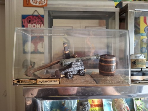 Vintage old aquarium - vintage, fishbowl