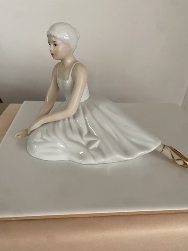 White gold glossy porcelain - &,