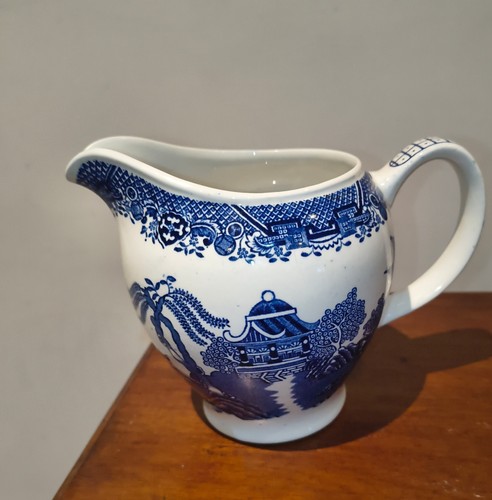 Willow pattern jug - pattern, jug.