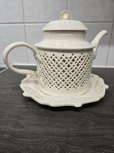 Rare tea pot creamware - rare,