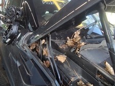 BONNET HINGE RH LAND ROVER