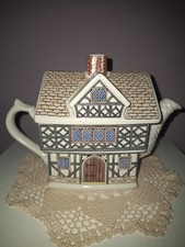 Sadler Vintage Teapot TUDOR