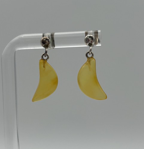 Yellow amber butterscotch drop - amber,