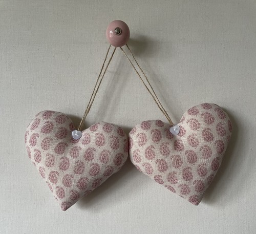 Pair heart door hangers in - pair,