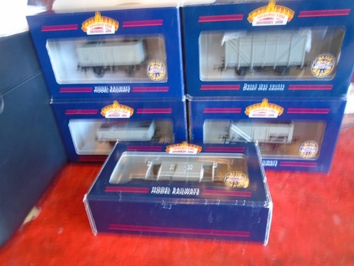 Bachmann freight wagons job - bachmann,