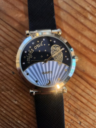 Avon quartz watch with - avon,
