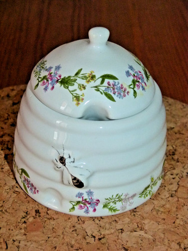 Beehive style honey pot - , white