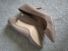 F&F Ladies Patent Beige Size 8