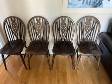 Set of 4 Vintage Windsor Oak Bow And Spindle Wheel Back Kitchen/Dining Chairs