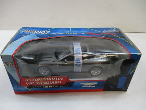Aston martin v12 vanquish 007 - martin,