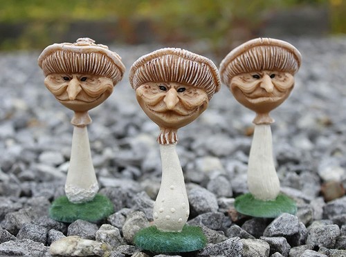 Miniature garden ornaments - 3,