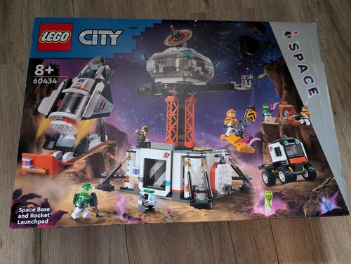 Lego city space base and - city:,