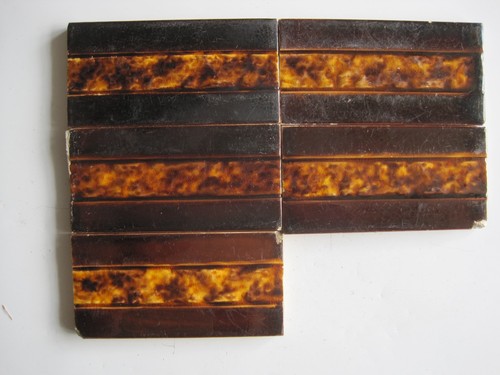 Set antique moulded - of,