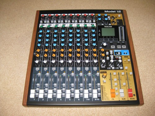 Tascam model multitrack - 12,