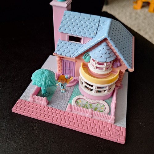 Polly pocket mansion with - with, two