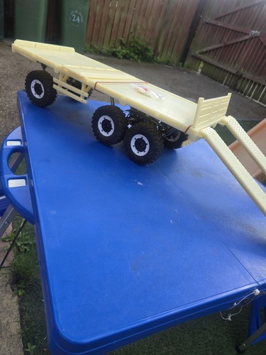 Cross axle trailer - ,