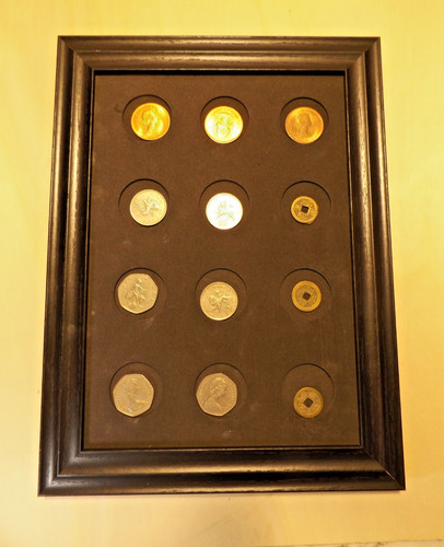 Display coin picture frame