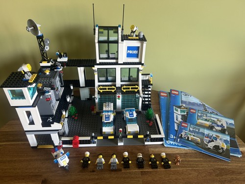 Lego city police headquarters - city,