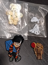 4 x Pin Badges, Dennis the