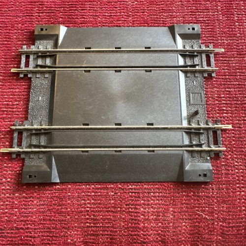 Hornby gauge level - gauge, crossing
