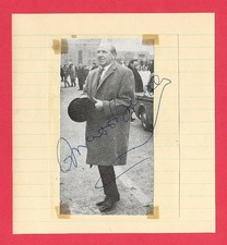 MATT BUSBY MANCHESTER UTD FC MGR 1945-1969 EX LIVERPOOL RARE ORIGINAL AUTOGRAPH