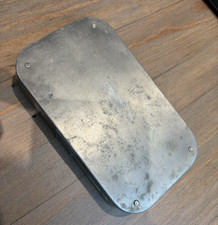 Very early Wheatley, Dry fly box, 12 window 4 solid lids.