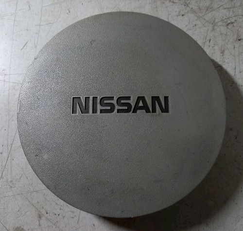 Nissan wheel centre hub cap - wheel,
