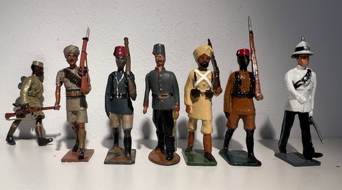 Military police figures - 7,