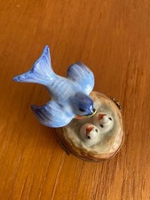 Blue Bird In Nest With Chicklings  Limoges Peint Main Trinket Box
