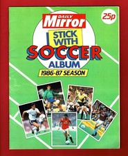 SOCCER STICKER ALBUM - DAILY MIRROR 65% COMP. - FOOTBALL TRADING (XO01)