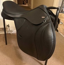 16.5 Thorowgood T8 Jump Saddle