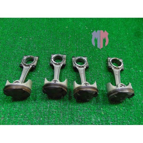 Pistons triumph speed four - triumph,