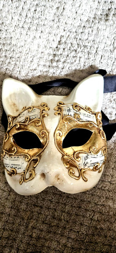 Authentic venetian cat - cat, mask