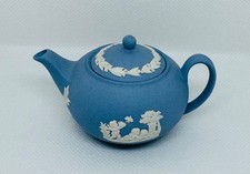 VINTAGE WEDGWOOD MINI / MINIATURE BLUE JASPERWARE TEAPOT DOLLHOUSE COLLECTIBLE