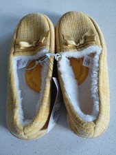 ladies TU yellow slippers nwt
