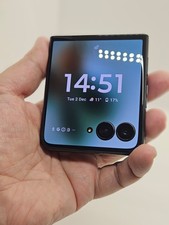 Motorola Razr 60 Ultra 5G - 16GB RAM - 512GB SSD - Scarab (Blue/Green)