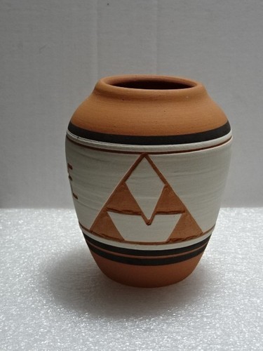 Small pottery vase - small, banded
