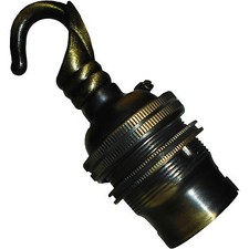 B22 Earthed Lampholder with