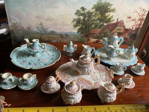 Dolls house tea set - x,