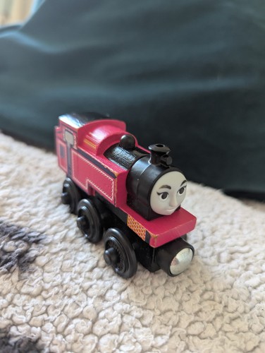 Thomas wooden railway - railway, ashima