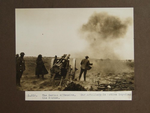 Artillery gun firing soldiers - artillery,