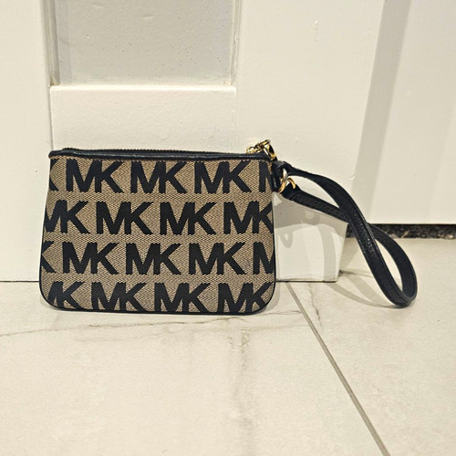 Michael kors logo wristlet - michael,