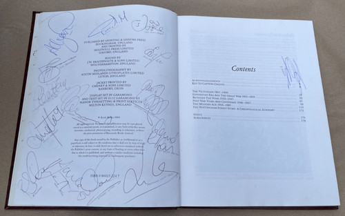 Nottingham forest signed - nottingham, book